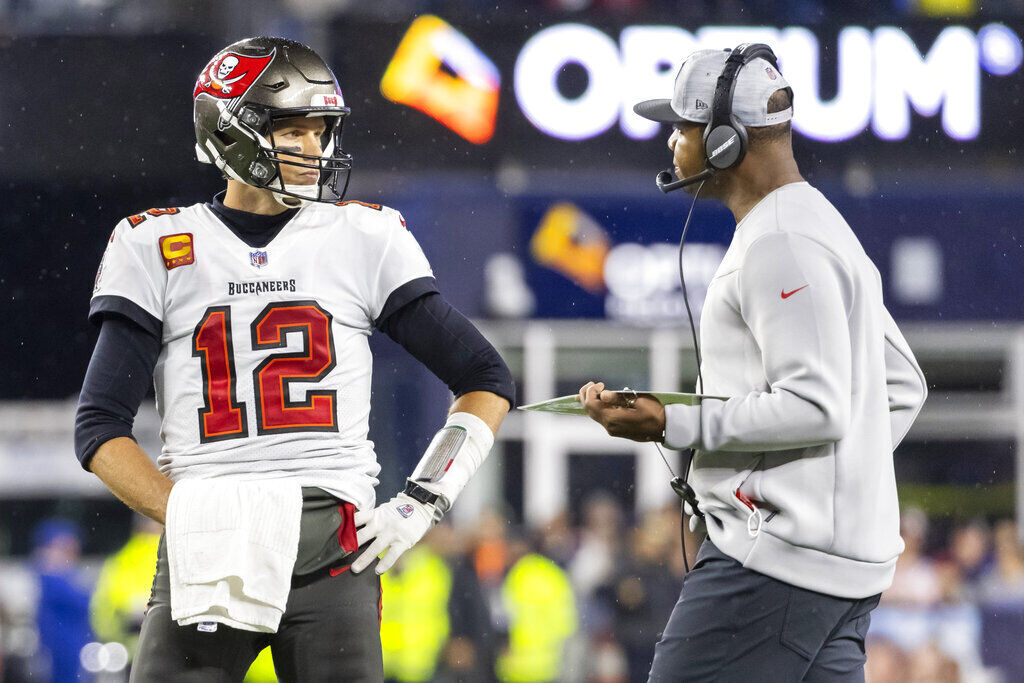 @Buccaneers (3-1, -10) over Dolphins (1-3), 27-20: